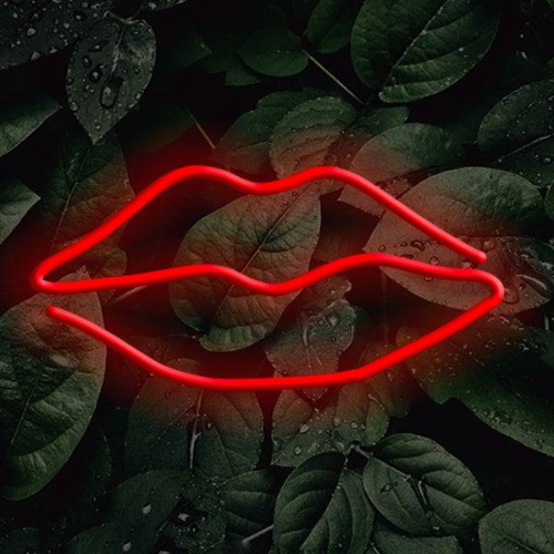 Lips LED Neon Sign - Planet Neon Made in London Neon Signs